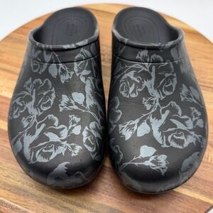 Crocs Women's Size 6 Neria Pro II Graphic Work Clogs Black Floral Rose   0468